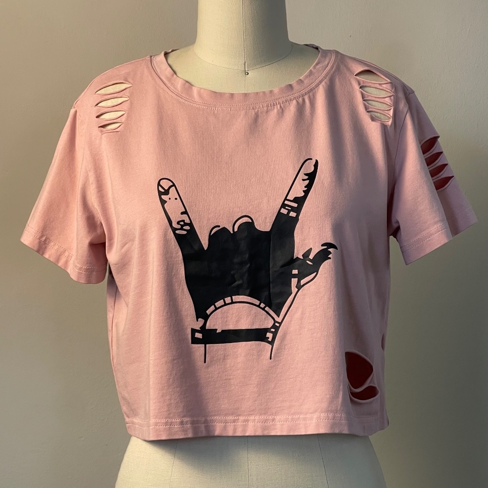 Sweaty Rocks women's short sleeve graphic print distressed crop top in size S